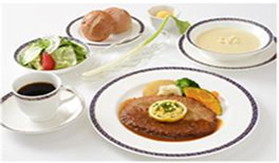 ウィンナーシュニッツェル 特別ランチ（仔牛肉のカツレツ）