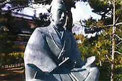 三好長慶銅像（南宗寺 境内）