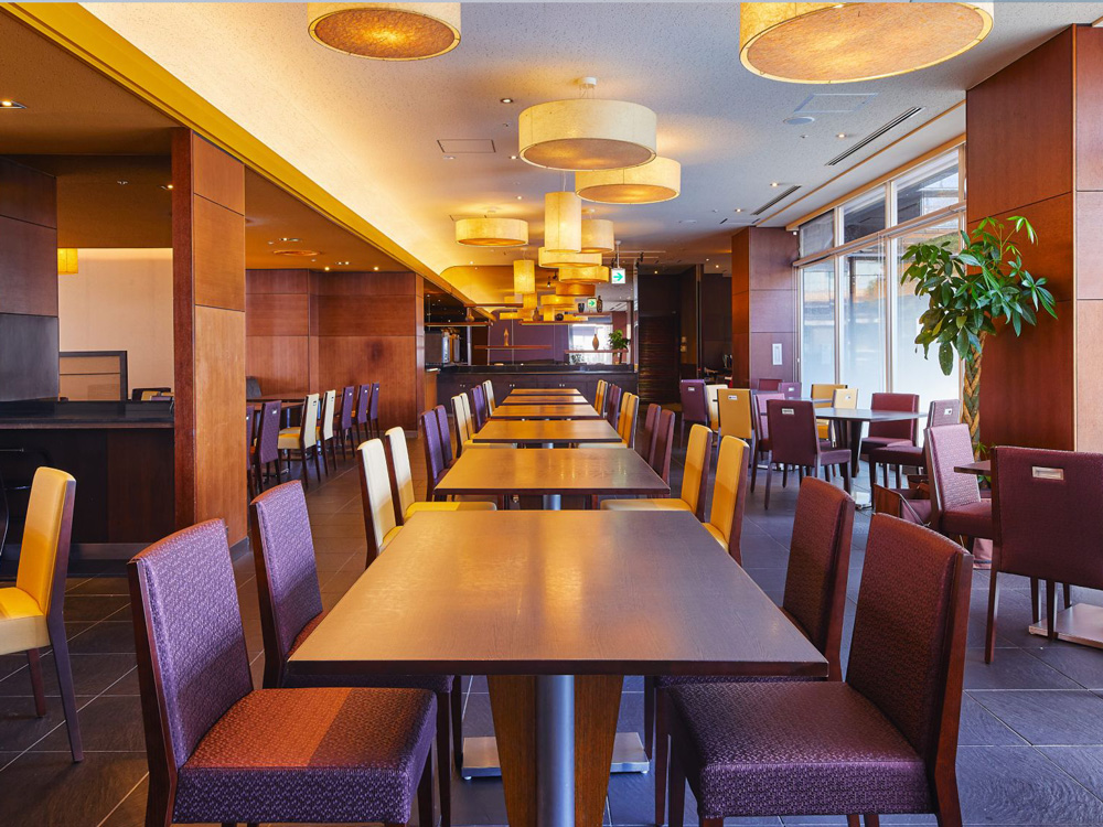 ダイニングカフェ&バー「ロンド」