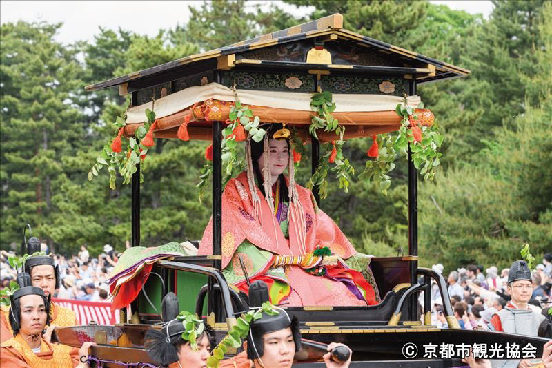 京都御苑の有料観覧席から鑑賞 京都三大祭の1つ｢葵祭｣とホテルランチ